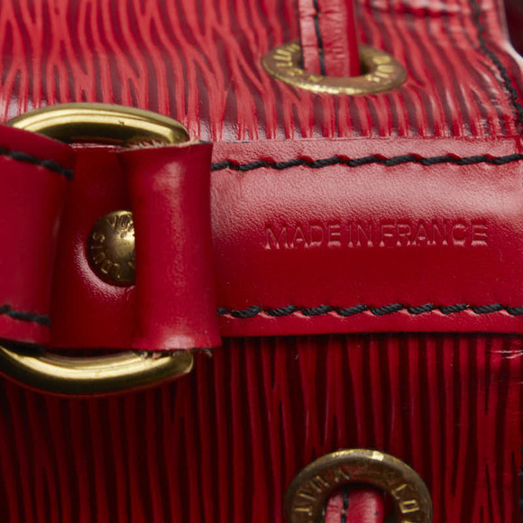 Louis Vuitton Epi Petit Noe Leather Shoulder Bag M44107 in Good condition - Picture 11 of 12